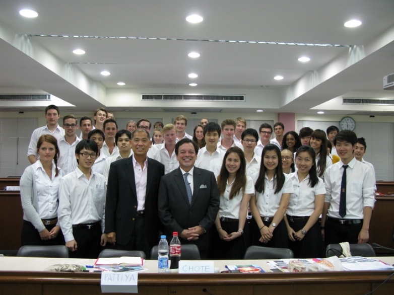 Mr. Fernando Inzunza was a guest lecturer in “Cur Issues in Fin” class